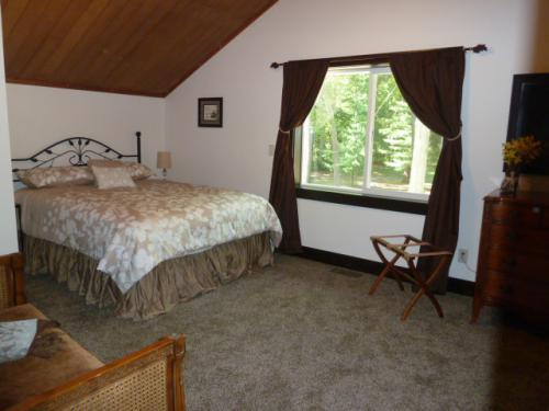 Lodge main bedroom 2nd floor